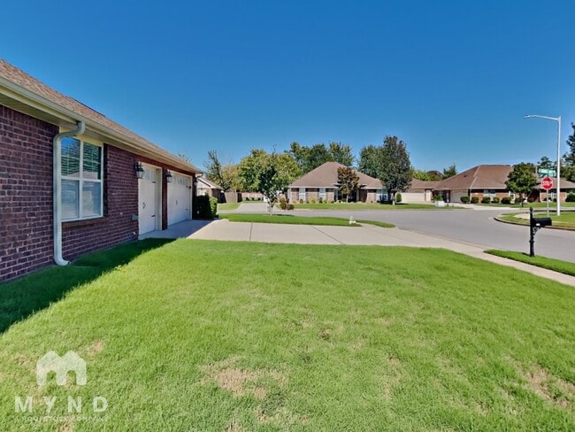 Building Photo - 601 Summer Cove Cir NW