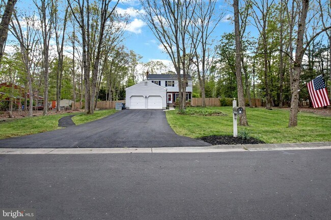 Building Photo - 112 Holly Dr