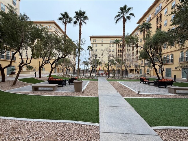 Building Photo - 2455 W Serene Ave