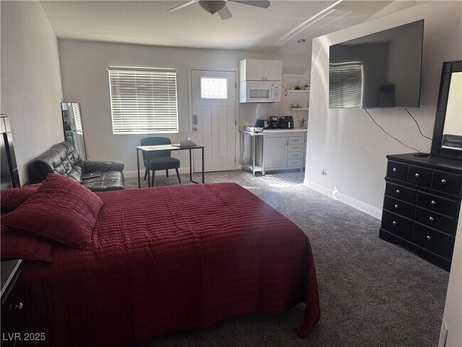 Building Photo - 2749 Canarsy Ct