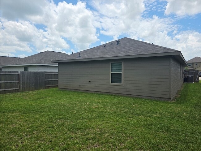 Building Photo - 314 Riverwood Village Ln