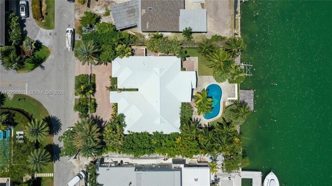 Building Photo - 621 N Mashta Dr