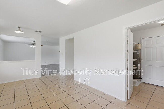 Building Photo - 136 Texas Mulberry