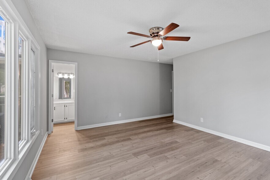 Building Photo - 325 Eastwood Dr