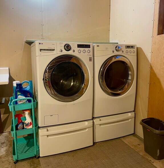 Building Photo - 71590 Juanita Dr