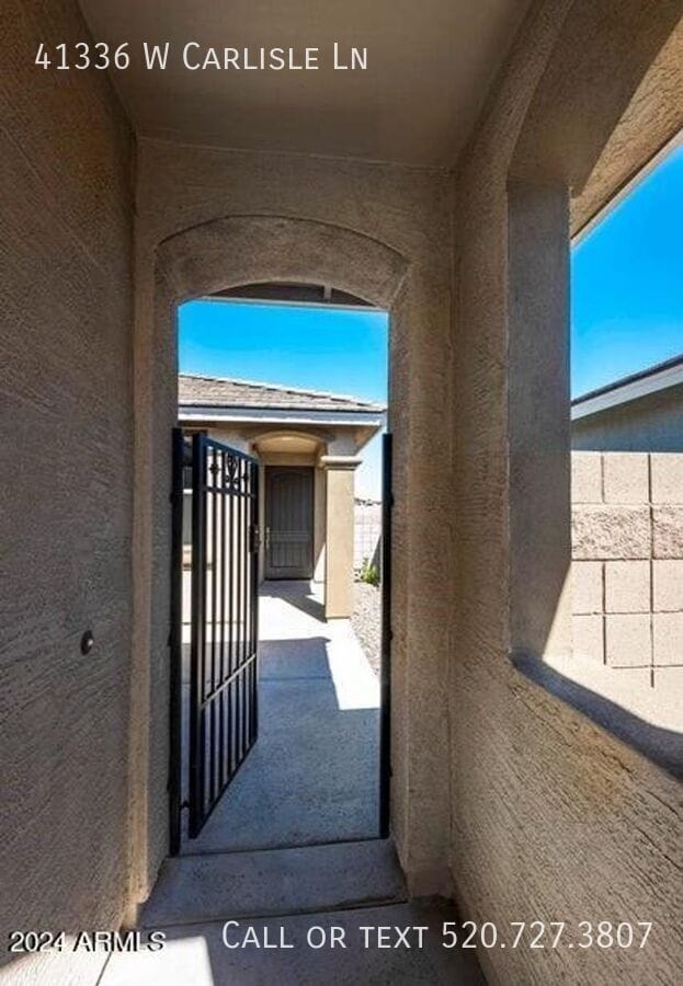 Building Photo - 41336 W Carlisle Ln
