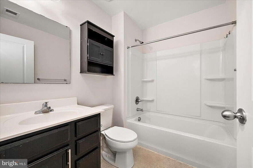 Building Photo - 38369 Elizabeth Ln