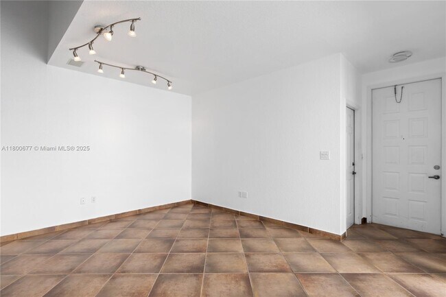 Building Photo - 935 Corkwood St