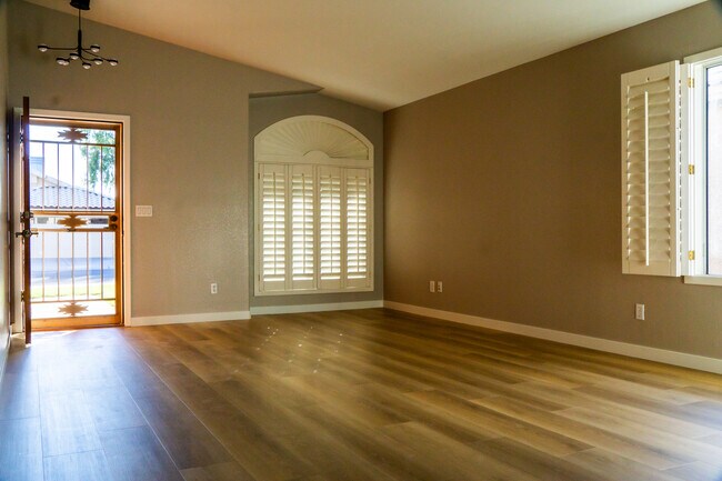 Building Photo - 12051 S 44th St