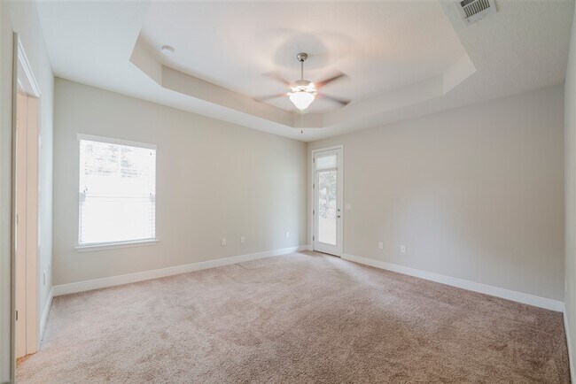 Building Photo - 44 Hollyn Ct