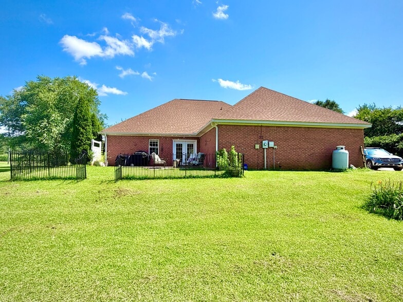 Building Photo - 961 Phillips Hill Rd