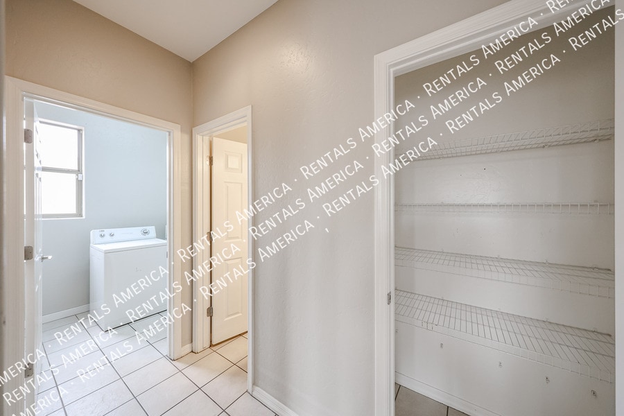 Building Photo - 14605 W Verde Ln