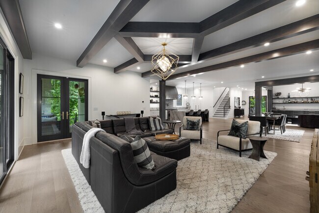 Building Photo - 306 Pinecrest Rd NE