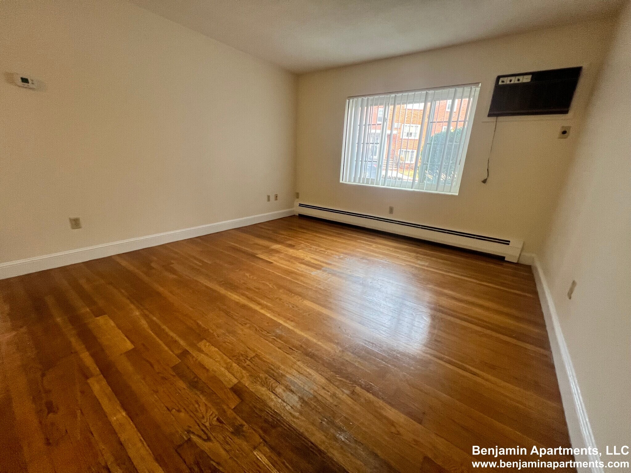 Building Photo - 11 Brattle Dr