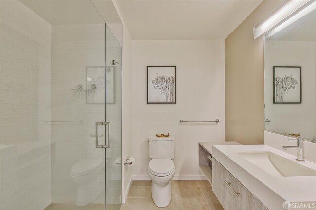 Building Photo - 451 Donahue St