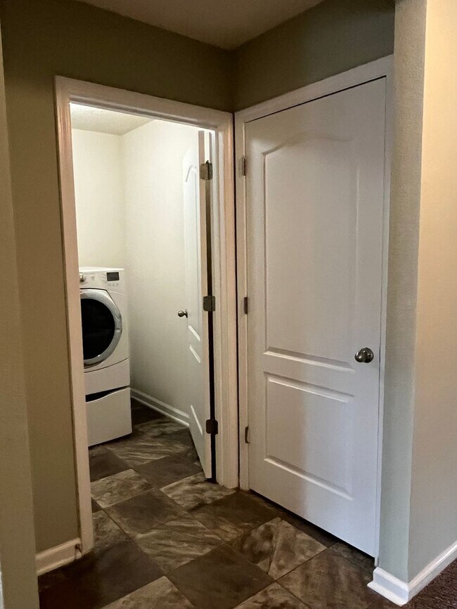 Building Photo - West Magnolia 3BR / 2BA Home Clay County