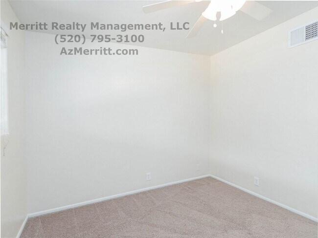 Building Photo - Spacious 3-Bedroom, 2-Bathroom Home Near U of A and Banner Health