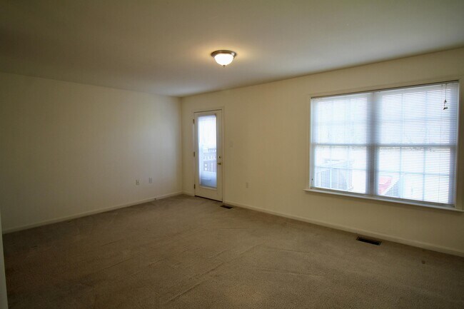 Building Photo - 103 Mabel Ln