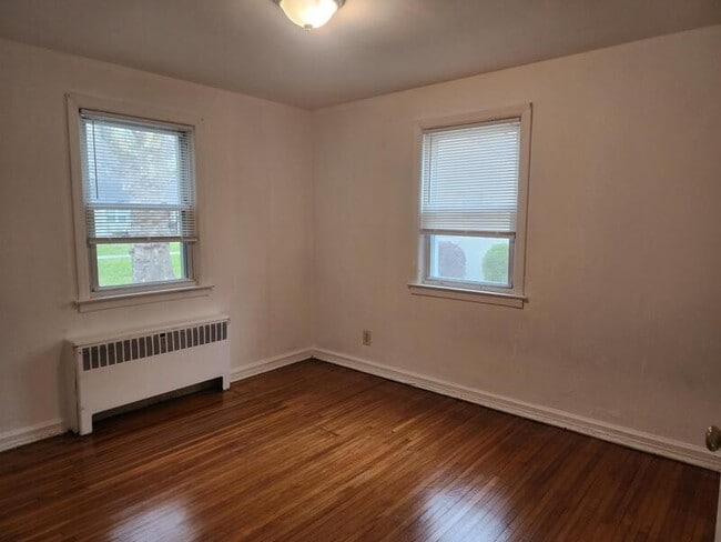 Building Photo - 2 Springwood Cir