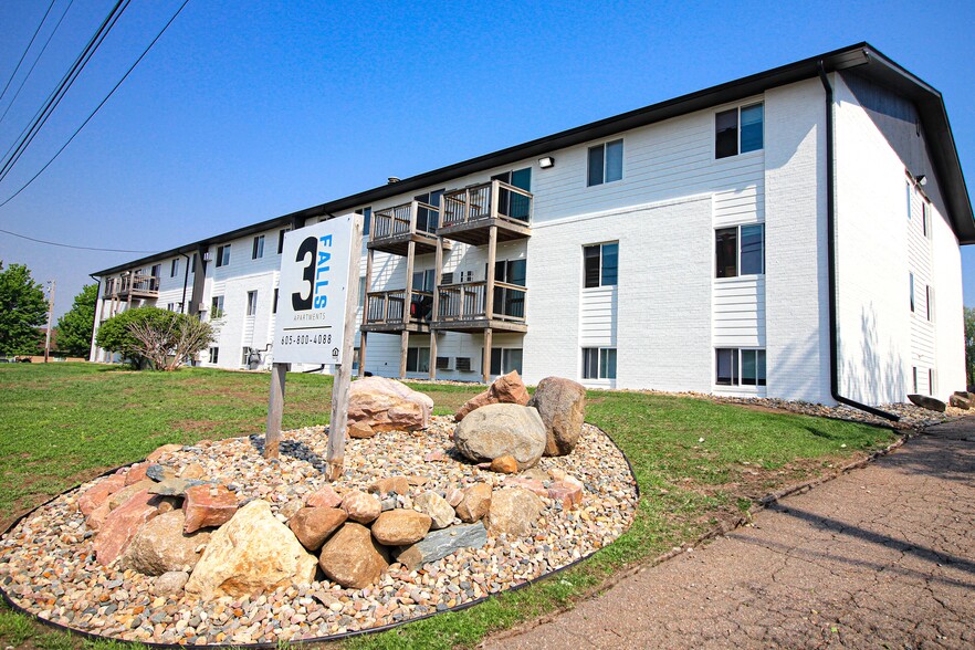 Primary Photo - Welcome to 3Falls Apartments - 1 Mo Free w...
