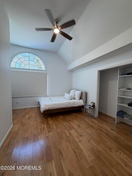 Building Photo - 534 Apple Dr