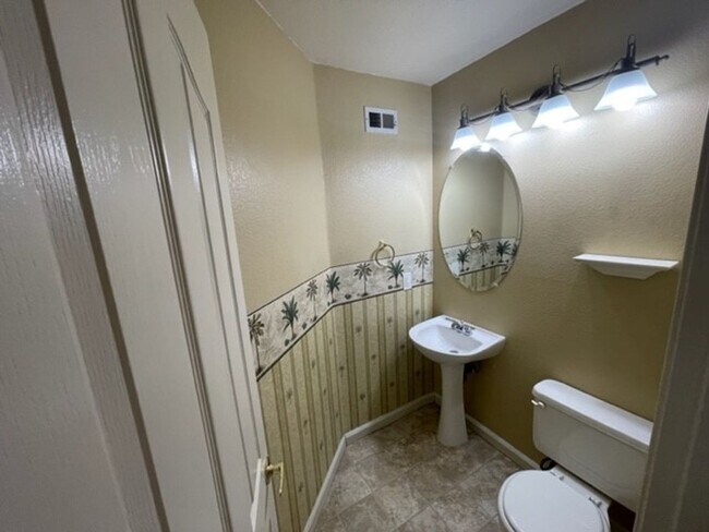 Building Photo - Rocklin home near Breen Park
