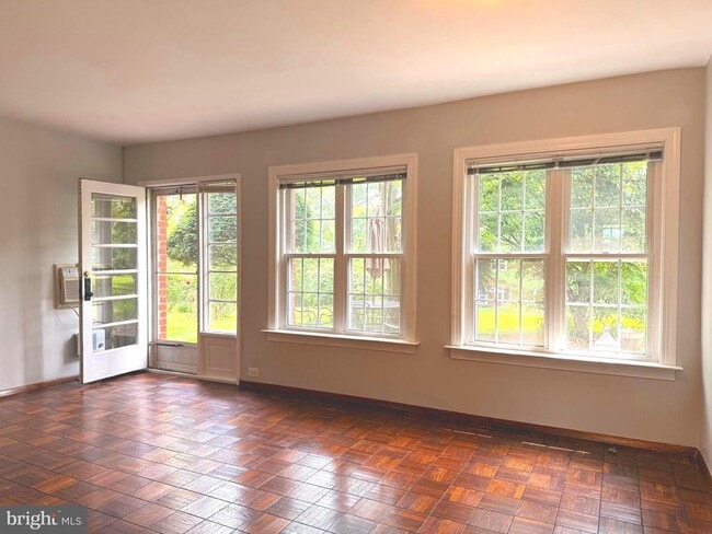 Building Photo - 3211 Ravensworth Pl
