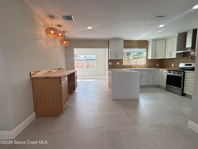 Building Photo - 1301 Kathwood Dr