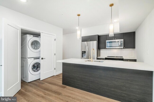 Building Photo - 1102 Germantown Ave