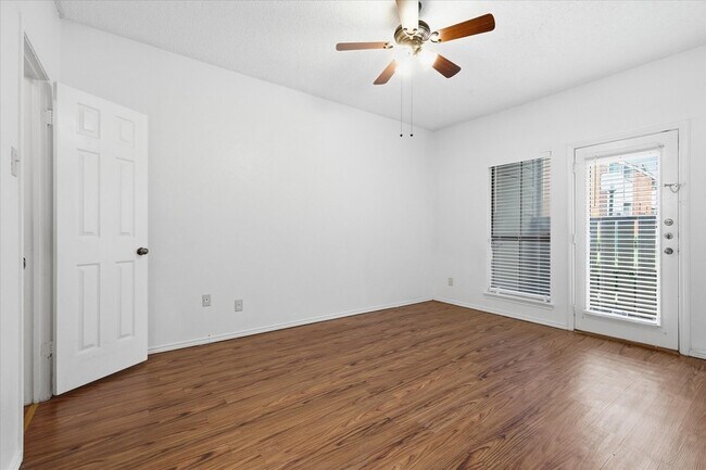 Building Photo - 9600 Royal Ln