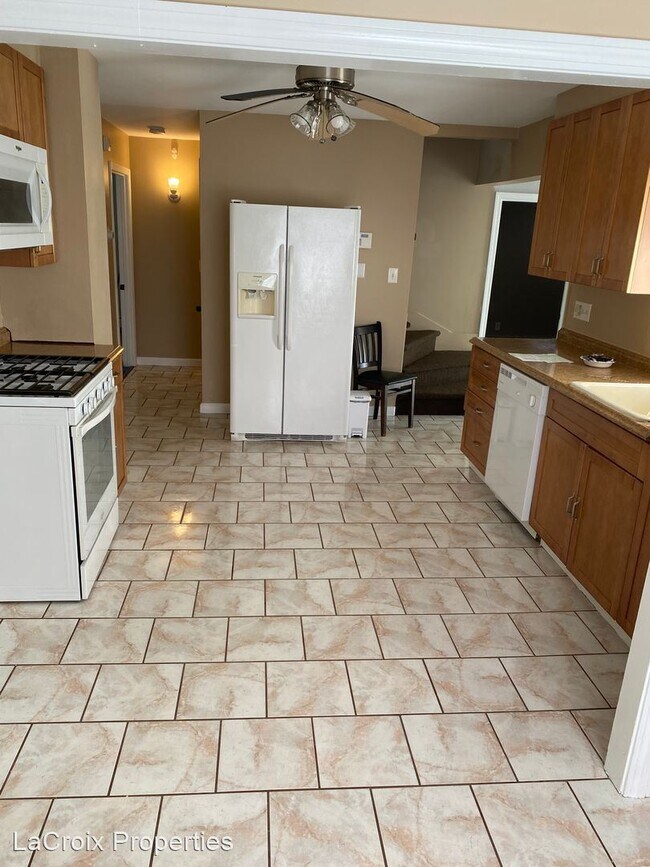 Building Photo - 4 br, 2 bath House - 50 Carder Road