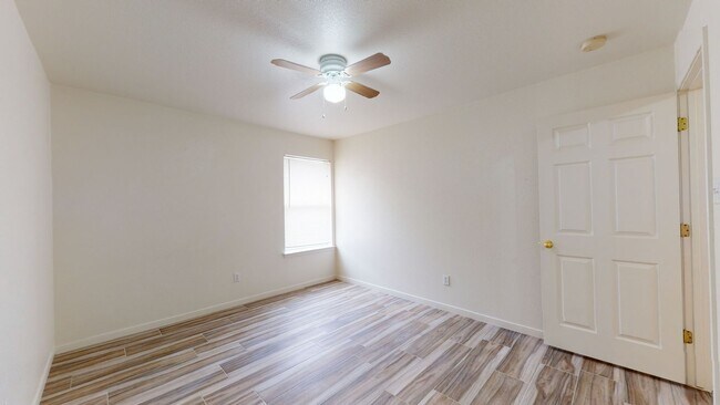 Building Photo - ALL TILE DUPLEX IN NOLANVILLE! RENT $1,295...