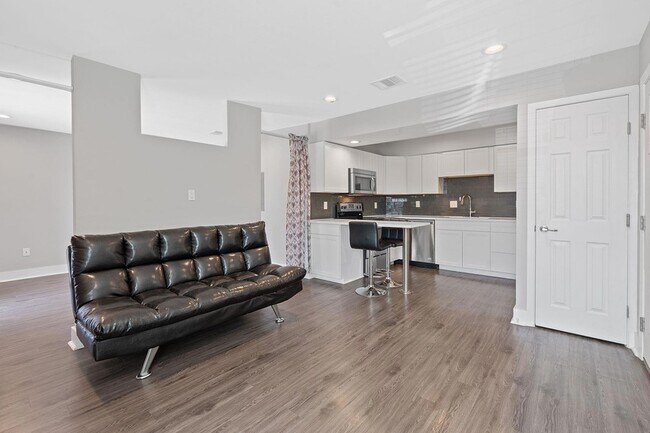 Building Photo - 935 La Posada Dr