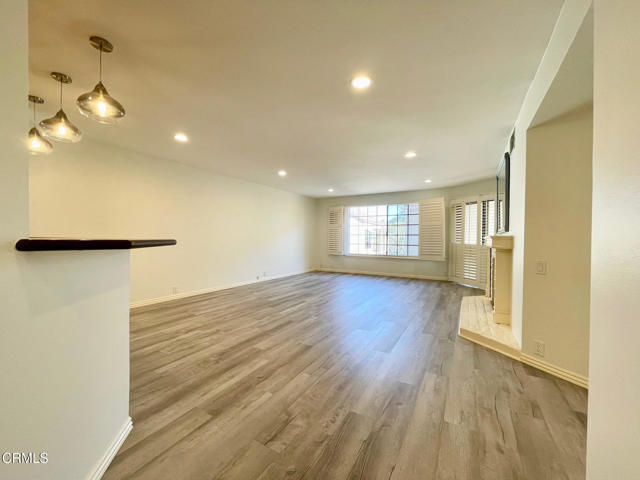 Building Photo - 726 Island View Cir