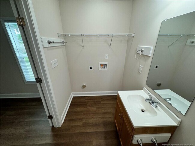 Building Photo - 312 E Jenkins St