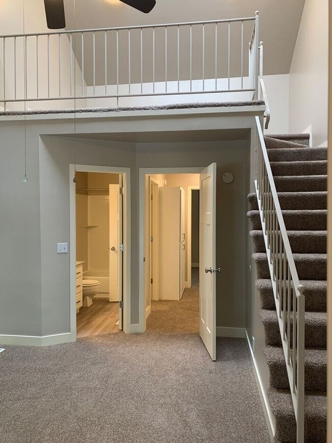 Building Photo - Spacious 2 Bed 1.5 Bath Townhome in Murray...
