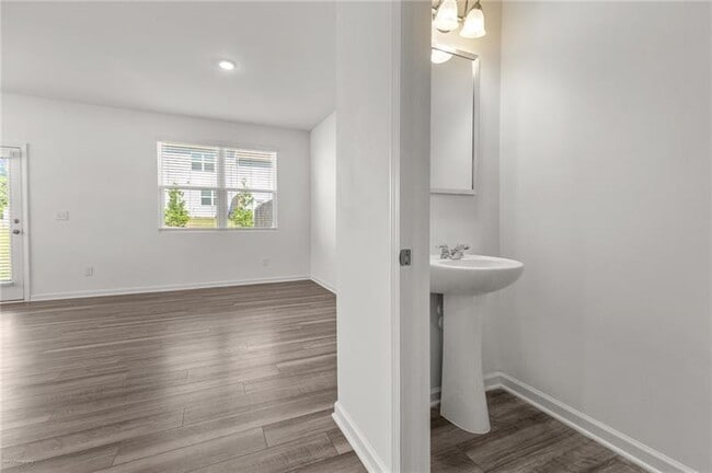 Building Photo - 103 Rydal Wy