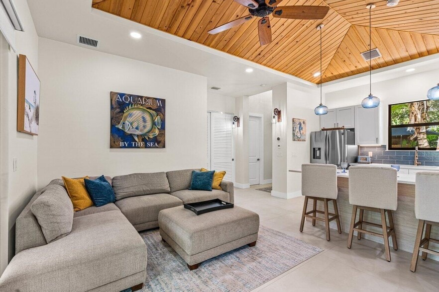 Building Photo - 12466 Quercus Ln