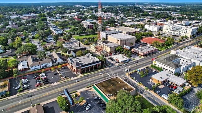 Building Photo - 302 SE Broadway St