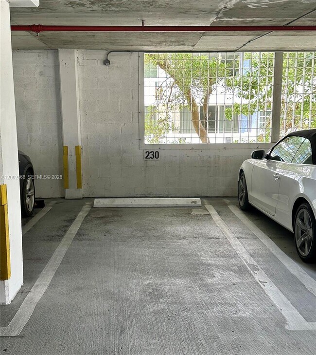 Building Photo - 650 West Ave