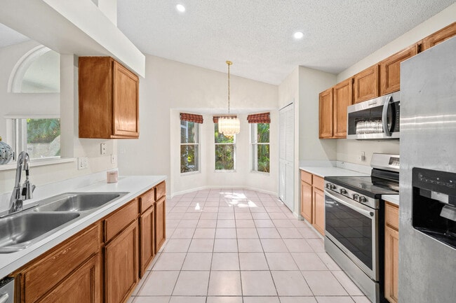 Building Photo - 300 Hammocks Trail