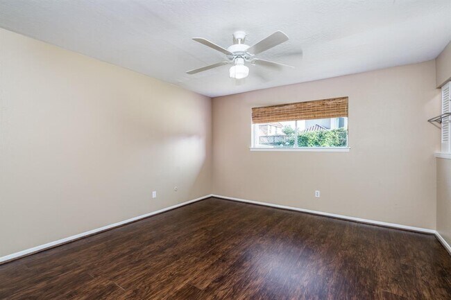 Building Photo - 9903 Cane Creek Dr