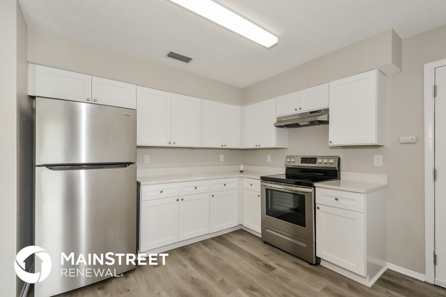 Building Photo - 4715 Almanza Ave