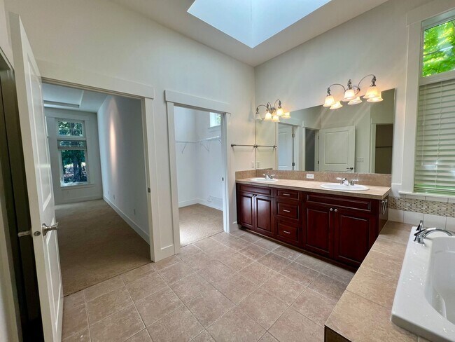 Building Photo - PENDING APPLICATION; Spacious Home on Golf Course  - All Bedrooms En Suite