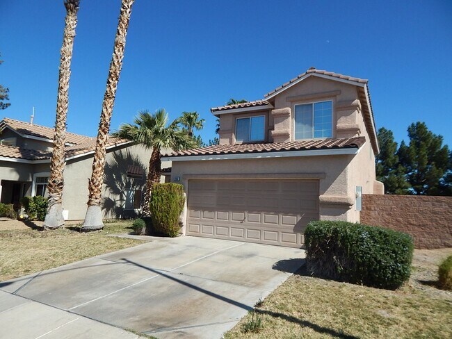 Building Photo - Gorgeous 3Bed/3Bath 2 Story home w/ office...