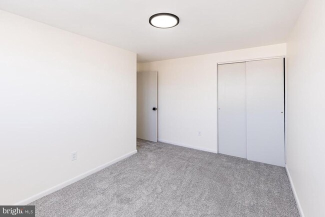 Building Photo - 1117 Circle Dr