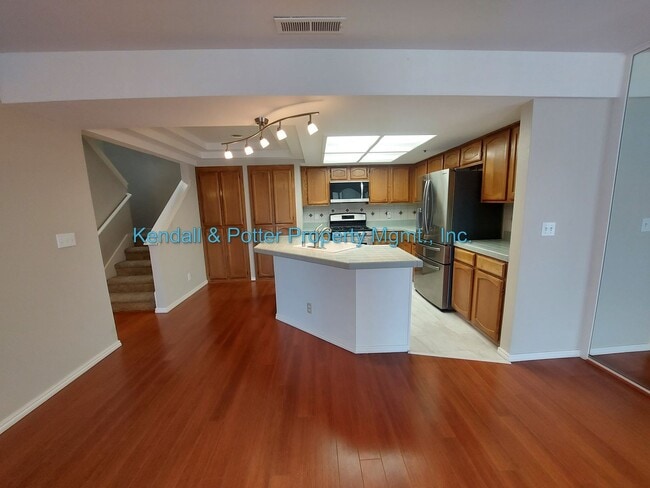 Building Photo - Large Seabright Neighborhood Home Close to...