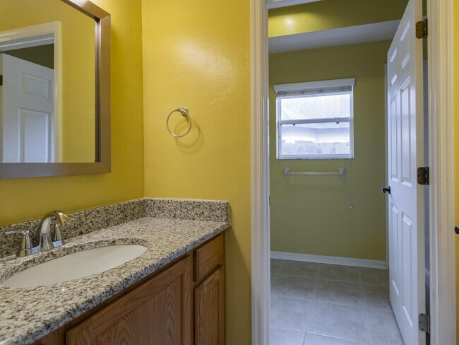Building Photo - 8436 SW 77th Ave