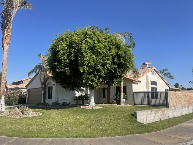 Building Photo - 3-Bedroom Home, Large Back La Quinta, Long-term (1 Year) Rental