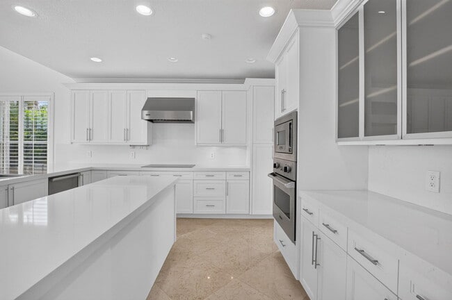 Building Photo - 9511 Savona Winds Dr